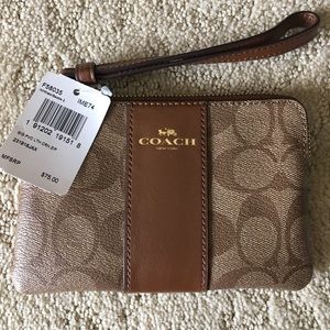 💥HOT SALE💥Coach Wristlet NEW with TAG-PRICE FIRM